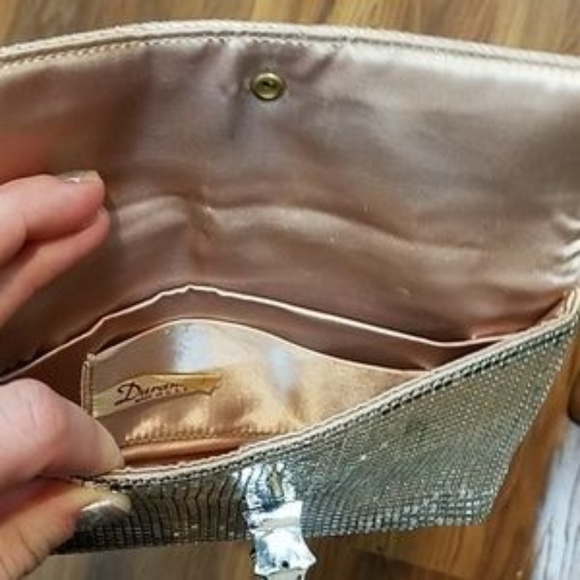 Vintage Duramesh Silver Clutch - Picture 2 of 2